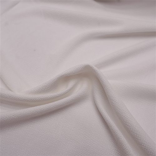 Tecido 100% viscose trabalhada piquet off white