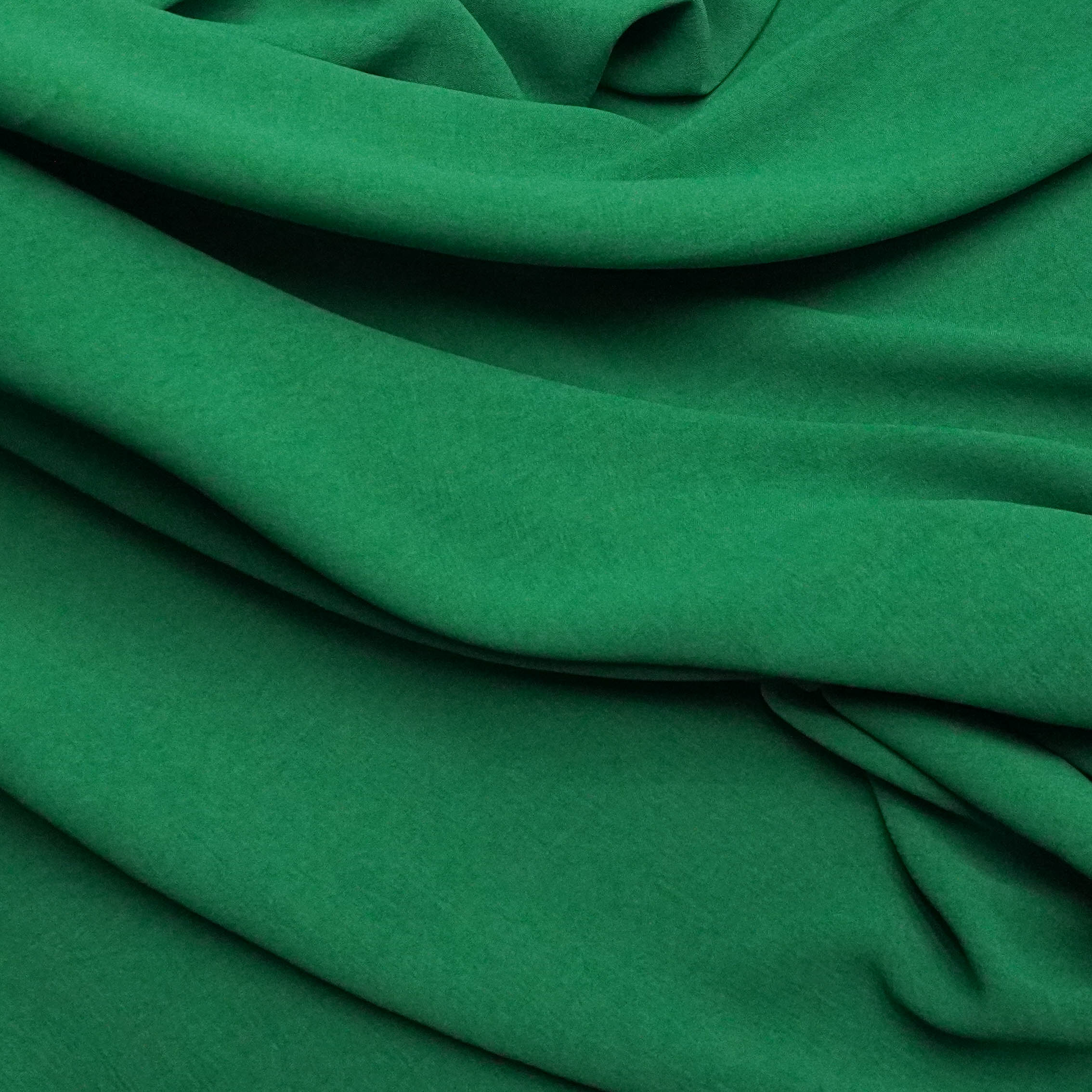 Tecido crepe summer verde bandeira