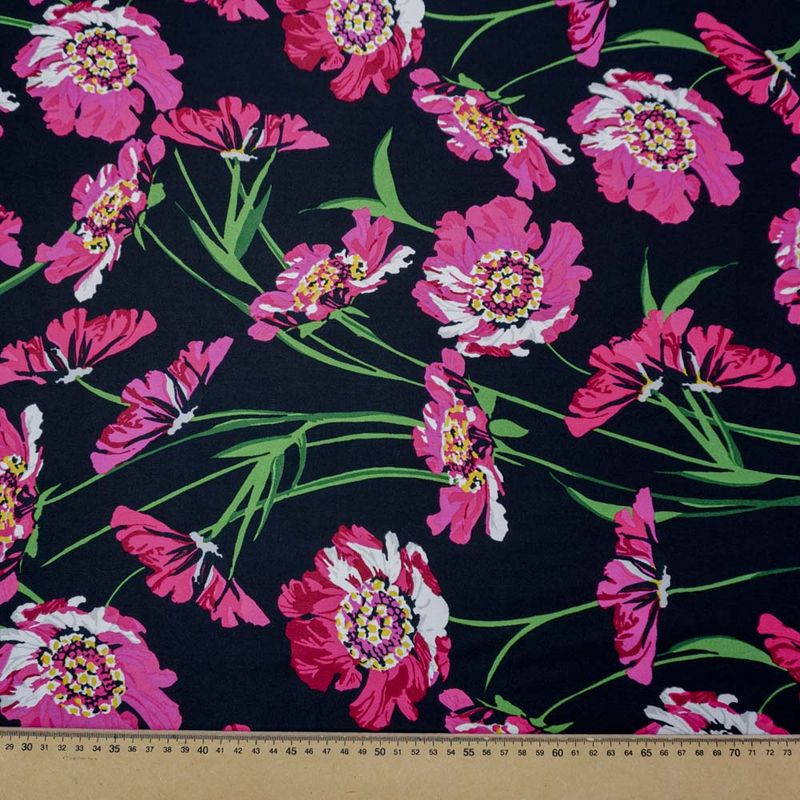 3052-TECIDO-CREPE-ACETINADO-PRETO-ESTAMPADO--2-
