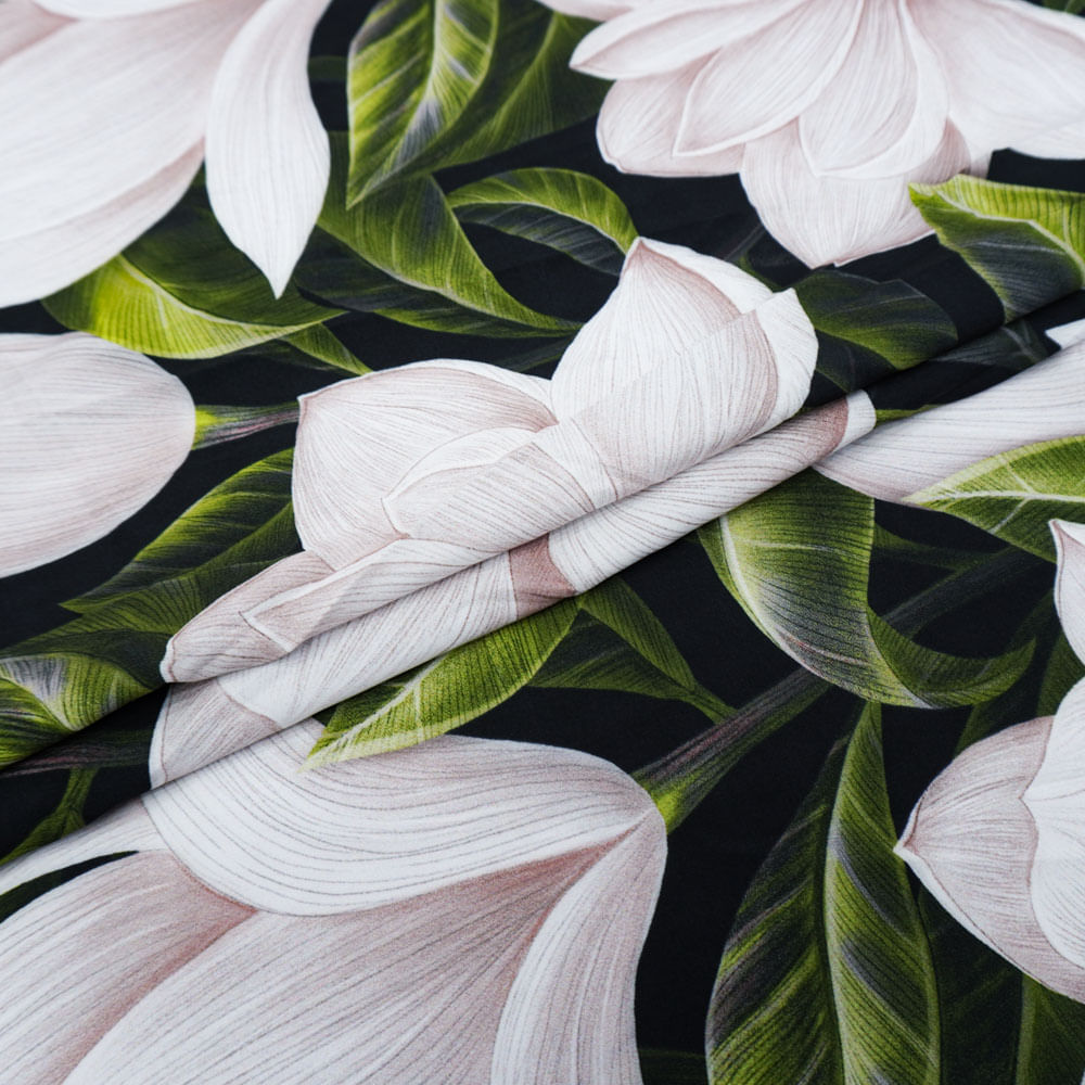 Tecido seda pluma preto estampa digital floral magnólia branco