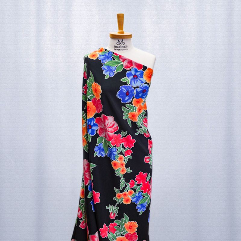 4323-TECIDO-CREPE-ALFAIATARIA-PRETO-ESTAMPADO-FLORAL--4-