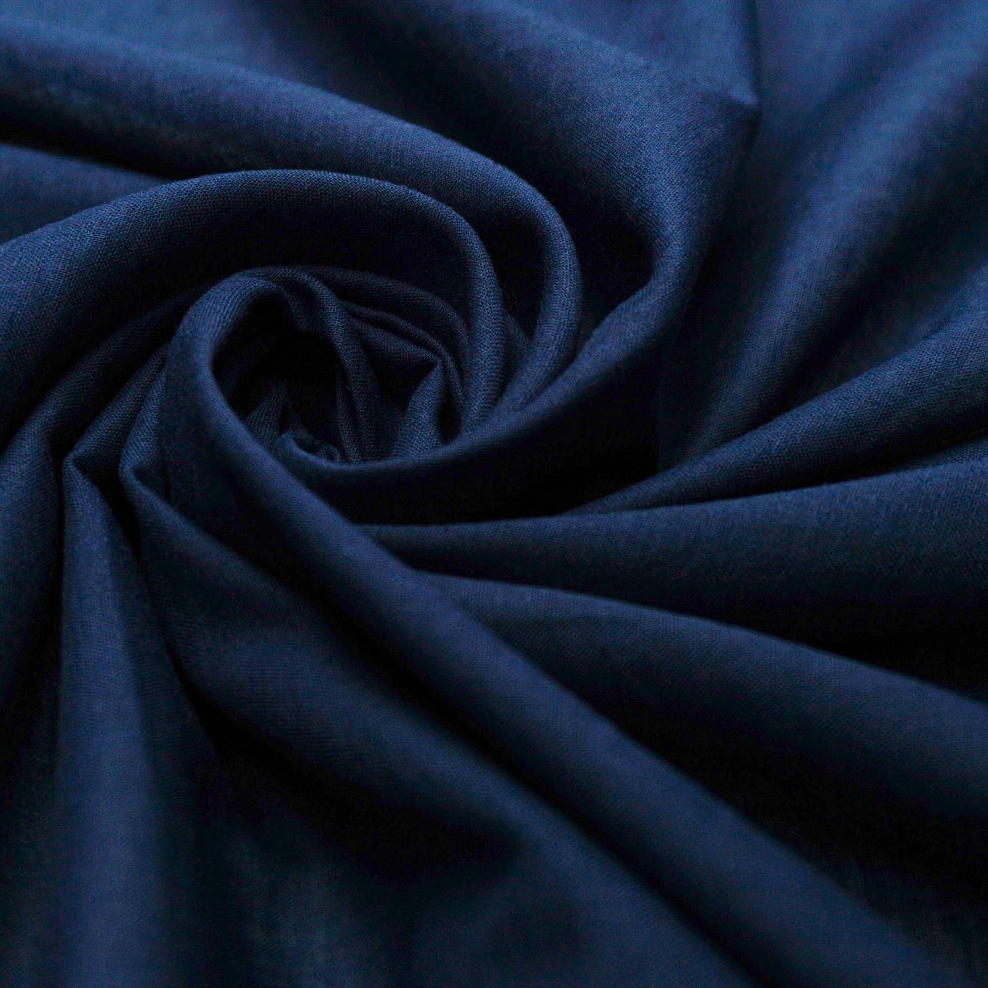 Tecido cambraia de algodão azul noite