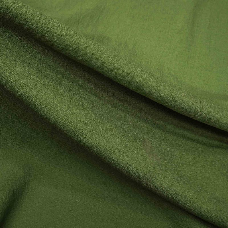 6928-TECIDO-CREPE-LEVE-COM-TEXTURA-DE-LINHO-VERDE-OLIVA-CLARO--4-