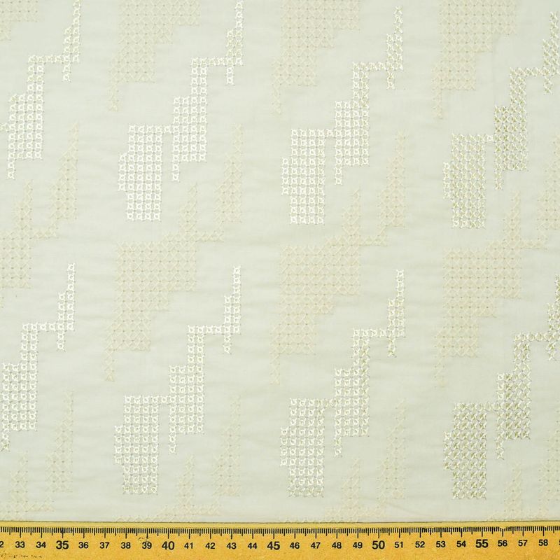 8769-TECIDO-CAMBRAIA-DE-ALGODAO-BORDADO-OFF-WHITE--4-