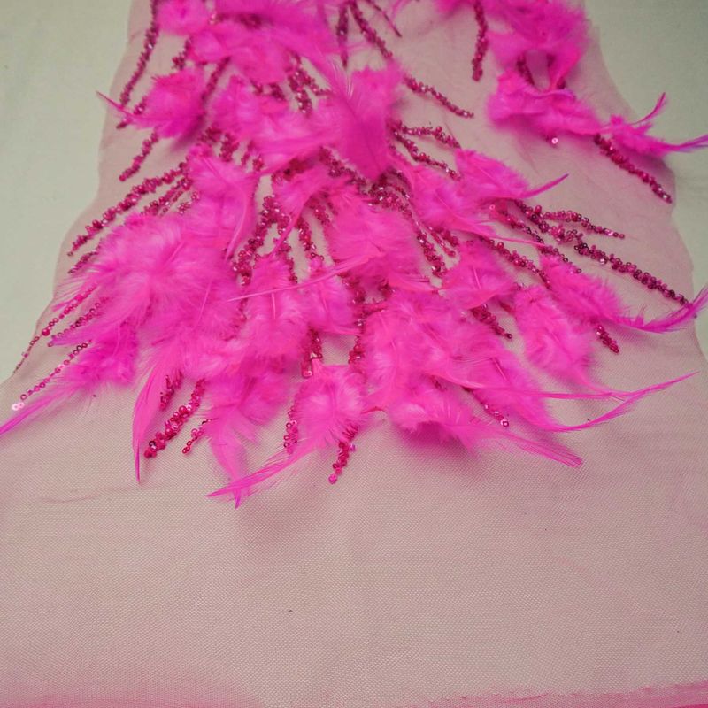 8819-TECIDO-RENDA-BORDADA-COM-PEDRARIAS-E-PLUMAS-PINK--1-