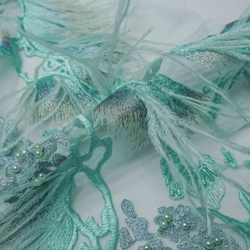 9031-TECIDO-TULE-BORDADO-COM-PEDRARIAS-E-PLUMAS-VERDE-TIFFANY--2-.jpg