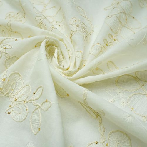 Tecido cambraia de algodão bordado em cordonê e micro paetê off white