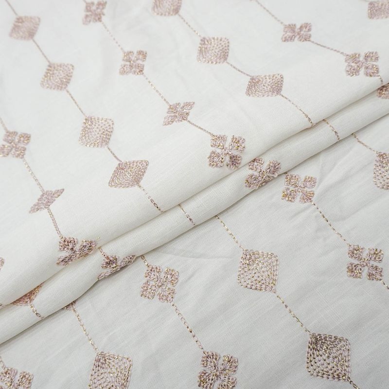 10720-TECIDO-VISCOSE-BORDADA-OFF-WHITE-ROSA -2-