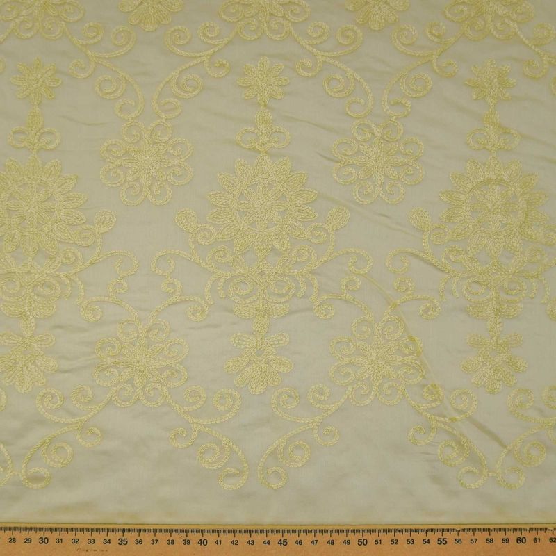10803-TECIDO-LIOCEL-BORDADO-FLORAL-AMARELO--3-