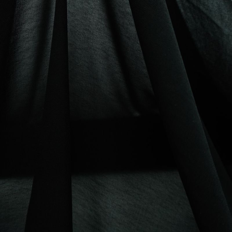 10160-TECIDO-MUSSELINE-TOQUE-DE-SEDA-PRETO-4