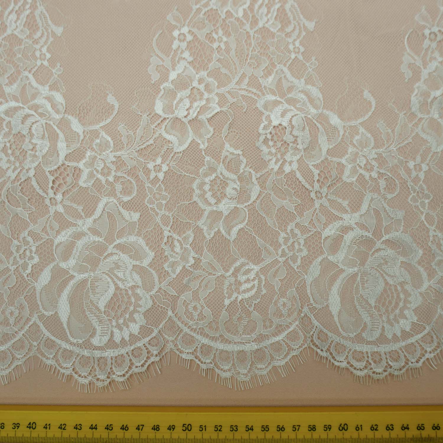 Tecido renda chantilly off white - unid 300x130 cm