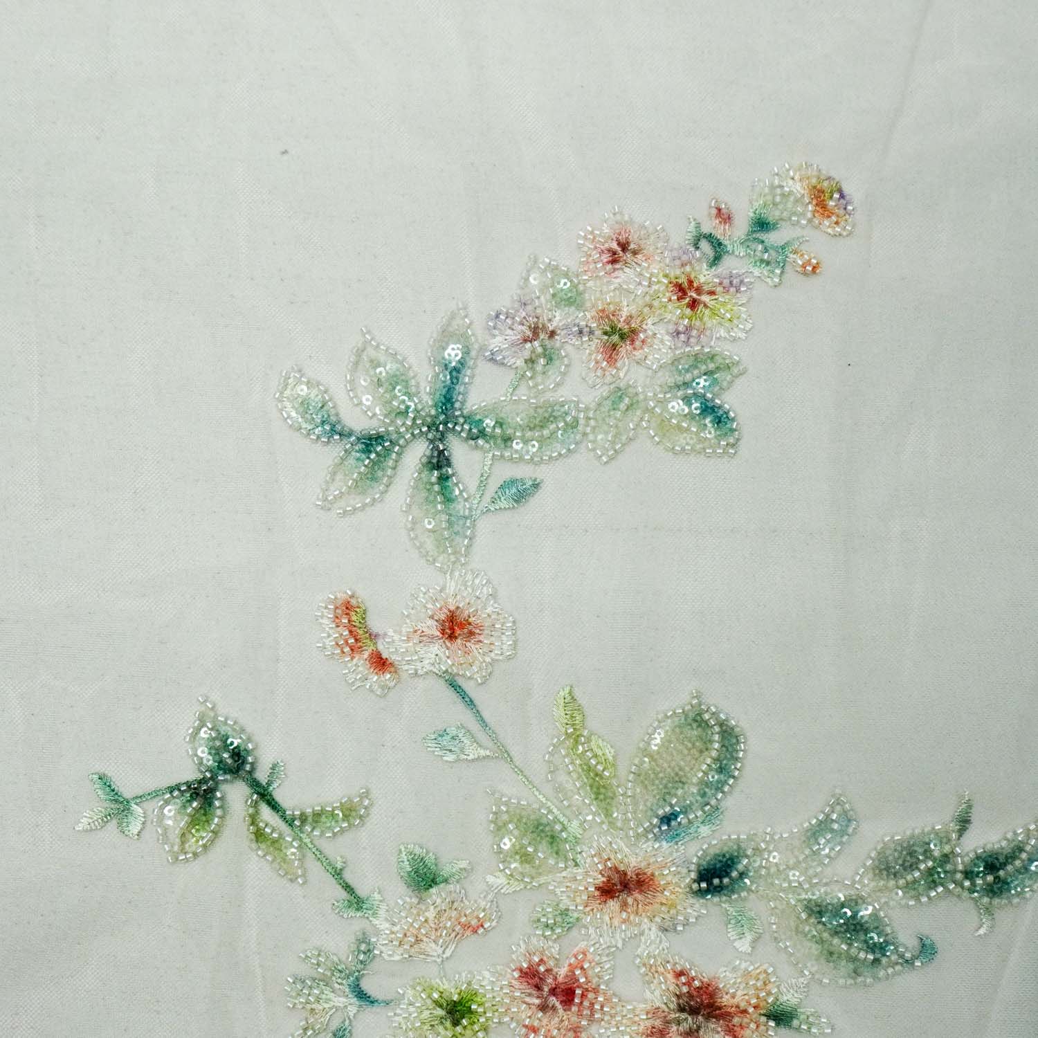 Tecido renda tule rosa chá bordada pedraria floral - und 34x132cm