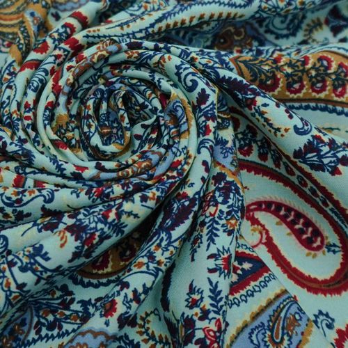 Tecido viscose azul estampada paisley